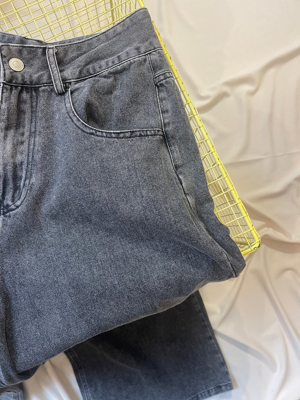 Wide-Leg Jeans